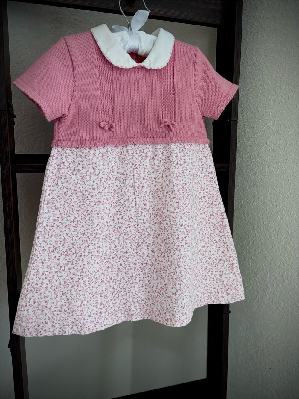Toddler Pink Knit Bodice Floral Dress with White Peter Pan Collar
Made in Spain